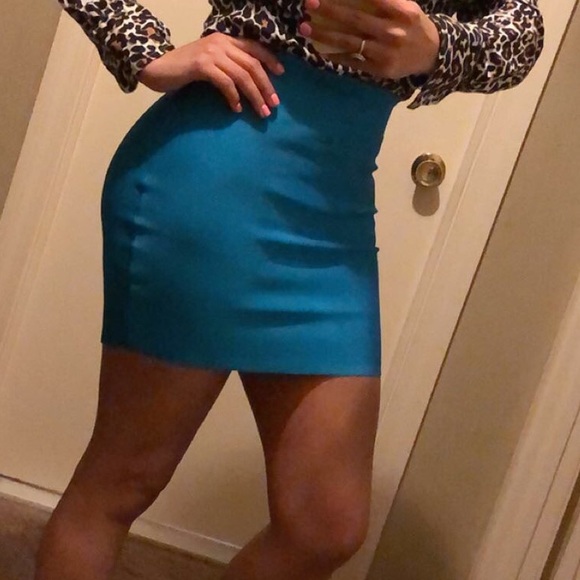 Mini Skirt 💙💕 - Picture 4 of 8